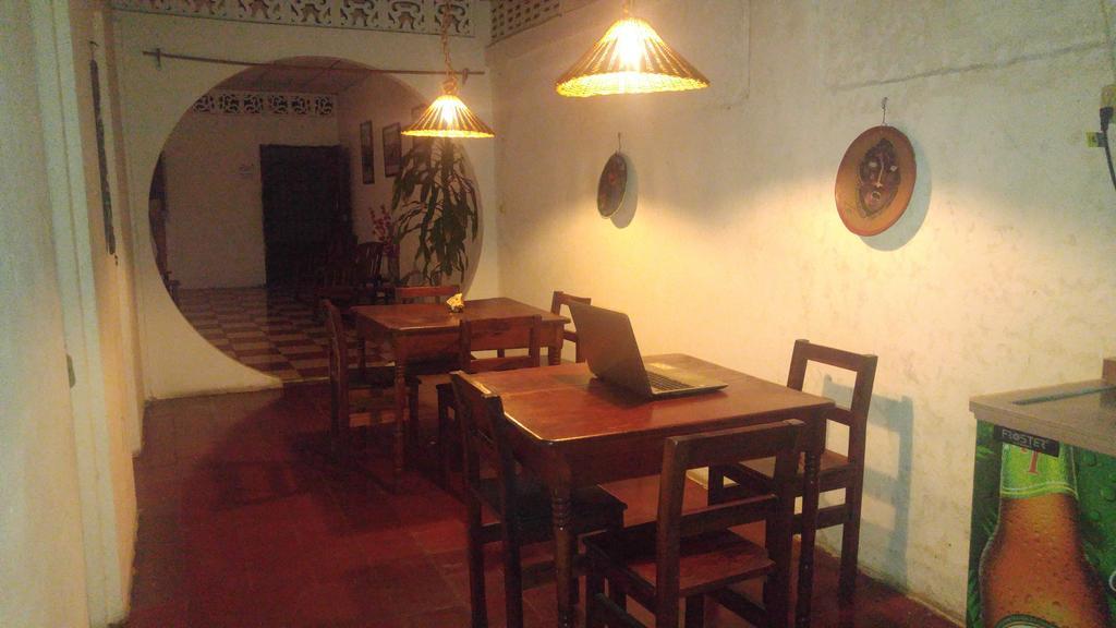 Casa Nica Leon Hostel Ngoại thất bức ảnh